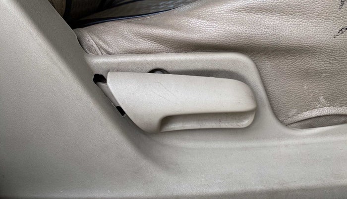 2016 Maruti Swift Dzire VXI, Petrol, Manual, 83,928 km, Driver Side Adjustment Panel