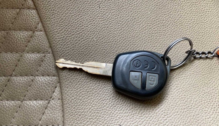 2016 Maruti Swift Dzire VXI, Petrol, Manual, 83,928 km, Key Close Up