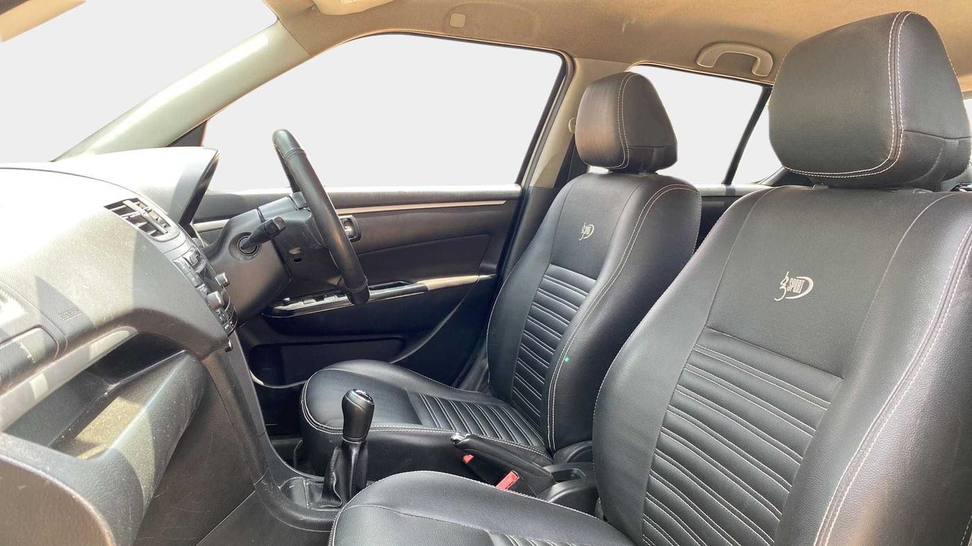 2012 Maruti Swift ZXI, Petrol, Manual, 1,05,772 km, Right Side Front Door Cabin