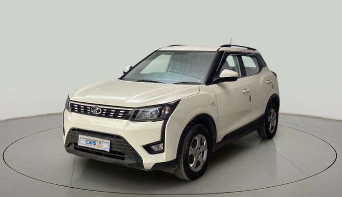 2020 Mahindra XUV300 W6 1.2 PETROL, Petrol, Manual, 40,924 km, Left Front Diagonal