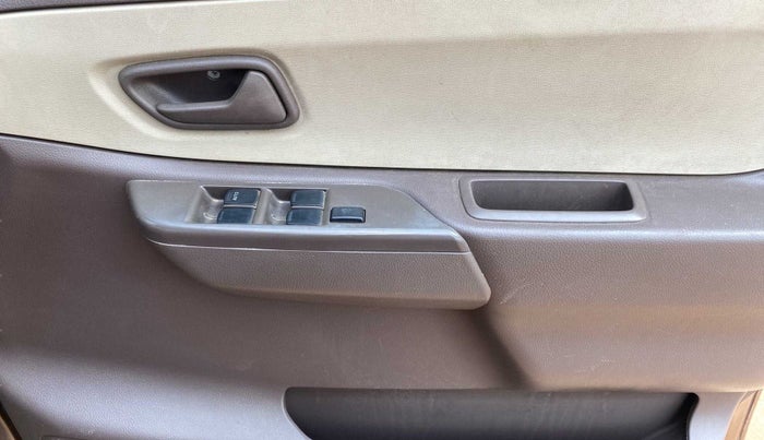 2011 Maruti Zen Estilo VXI, Petrol, Manual, 69,568 km, Driver Side Door Panels Control