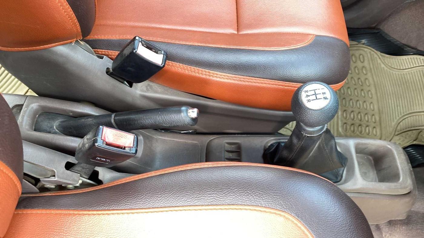 2011 Maruti Zen Estilo VXI, Petrol, Manual, 69,568 km, Gear Lever