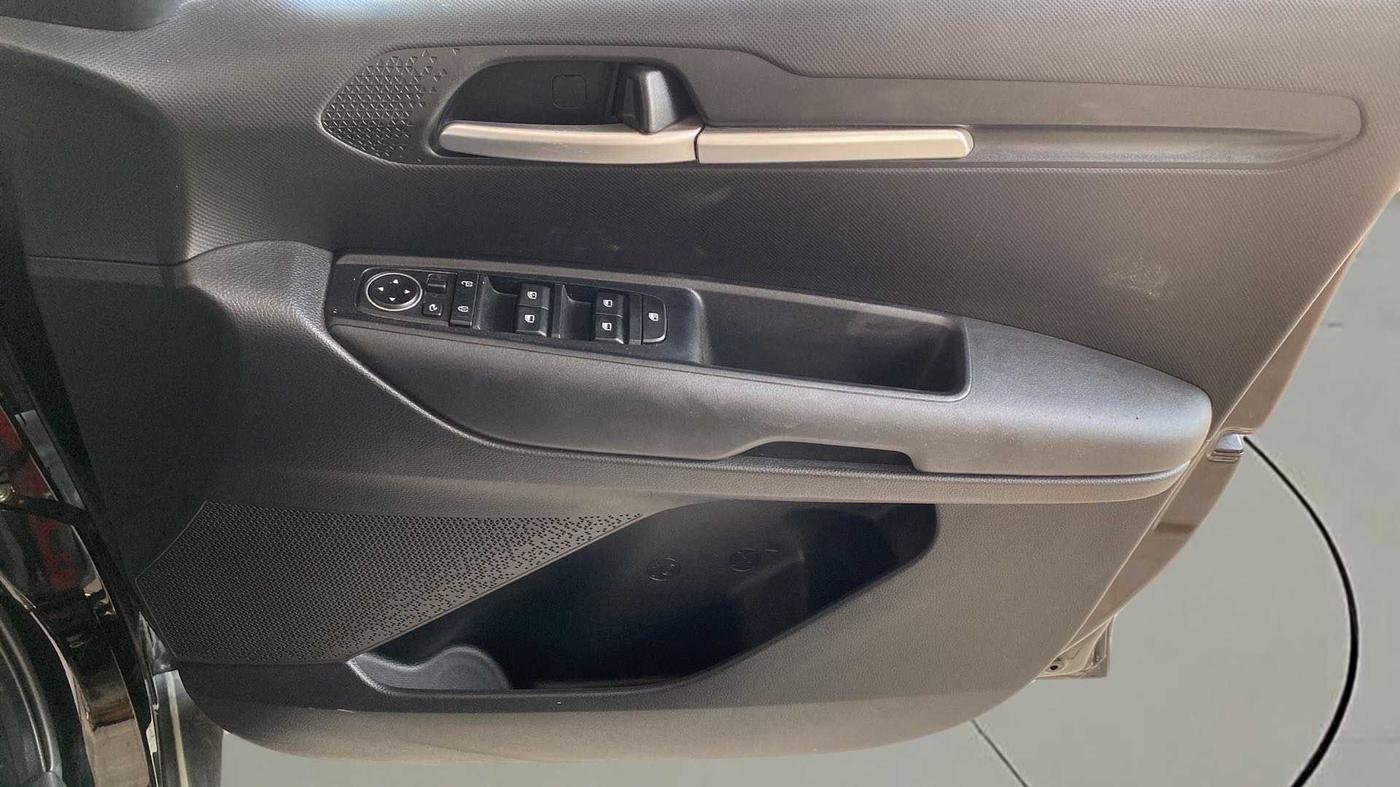 2022 KIA SONET HTK PLUS 1.0 IMT, Petrol, Manual, 8,535 km, Driver Side Door Panels Control