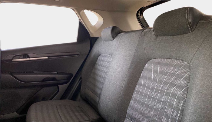 2022 KIA SONET HTK PLUS 1.0 IMT, Petrol, Manual, 8,535 km, Right Side Rear Door Cabin