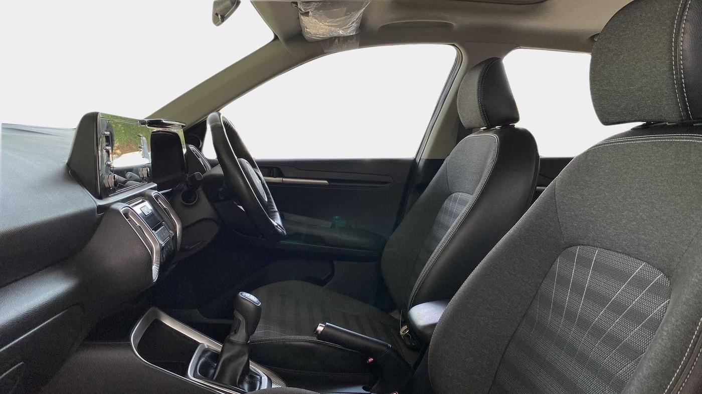 2022 KIA SONET HTK PLUS 1.0 IMT, Petrol, Manual, 8,535 km, Right Side Front Door Cabin