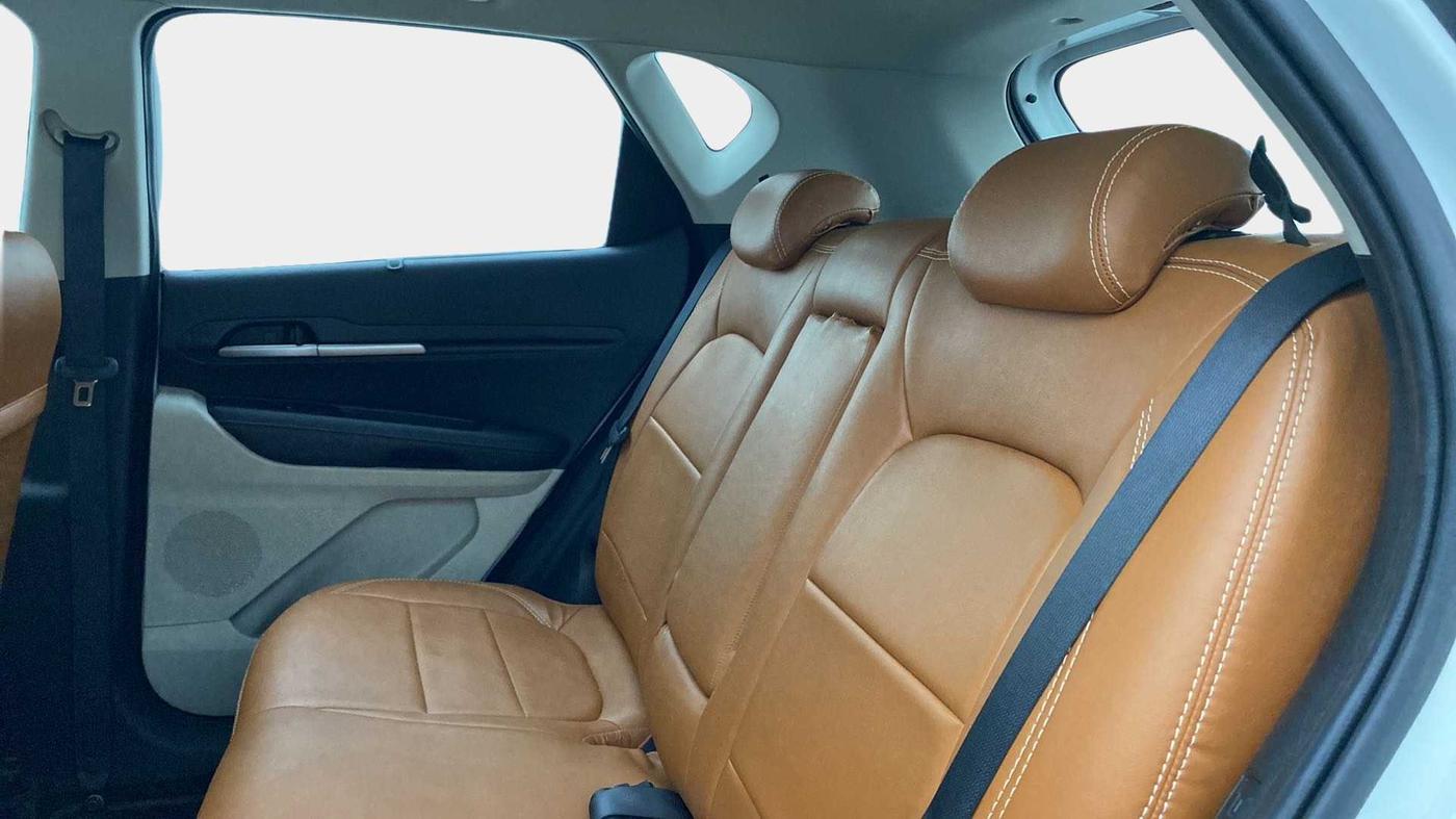 2021 KIA SONET HTX PLUS 1.0 IMT, Petrol, Manual, 28,418 km, Right Side Rear Door Cabin