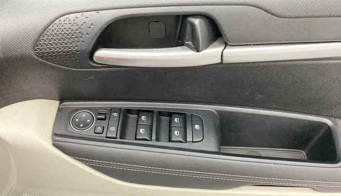 2021 KIA SONET HTX PLUS 1.0 IMT, Petrol, Manual, 28,418 km, Driver Side Door Panels Control