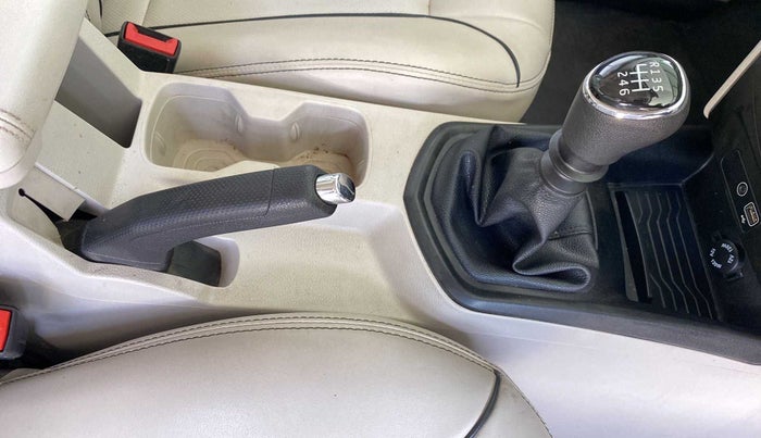 2020 Mahindra XUV300 W6 1.2 PETROL, Petrol, Manual, 20,923 km, Gear Lever