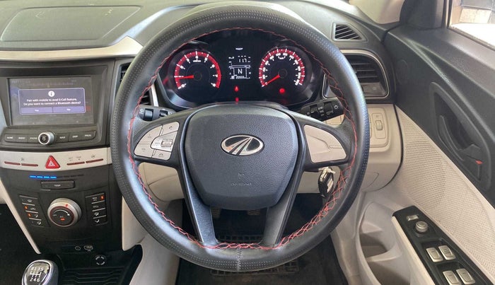 2020 Mahindra XUV300 W6 1.2 PETROL, Petrol, Manual, 20,923 km, Steering Wheel Close Up