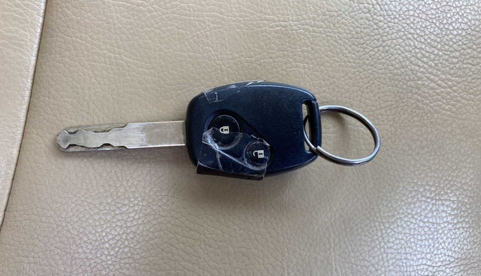 2016 Honda Amaze 1.2L I-VTEC S, Petrol, Manual, 47,399 km, Key Close Up