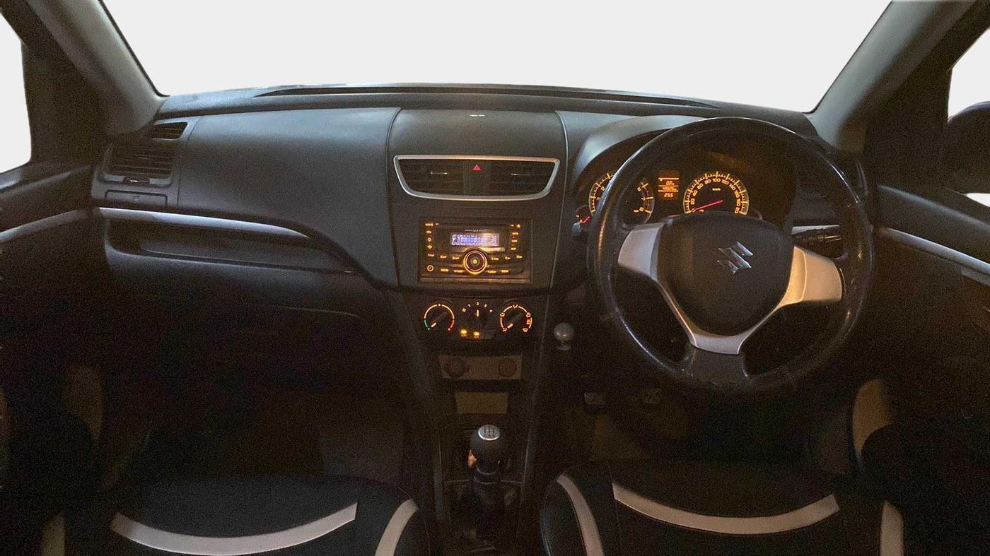 2013 Maruti Swift VXI, Petrol, Manual, 49,806 km, Dashboard