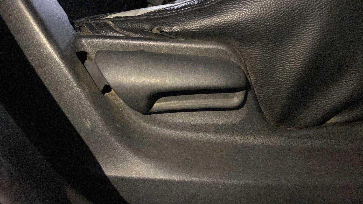 2013 Maruti Swift VXI, Petrol, Manual, 49,806 km, Driver Side Adjustment Panel