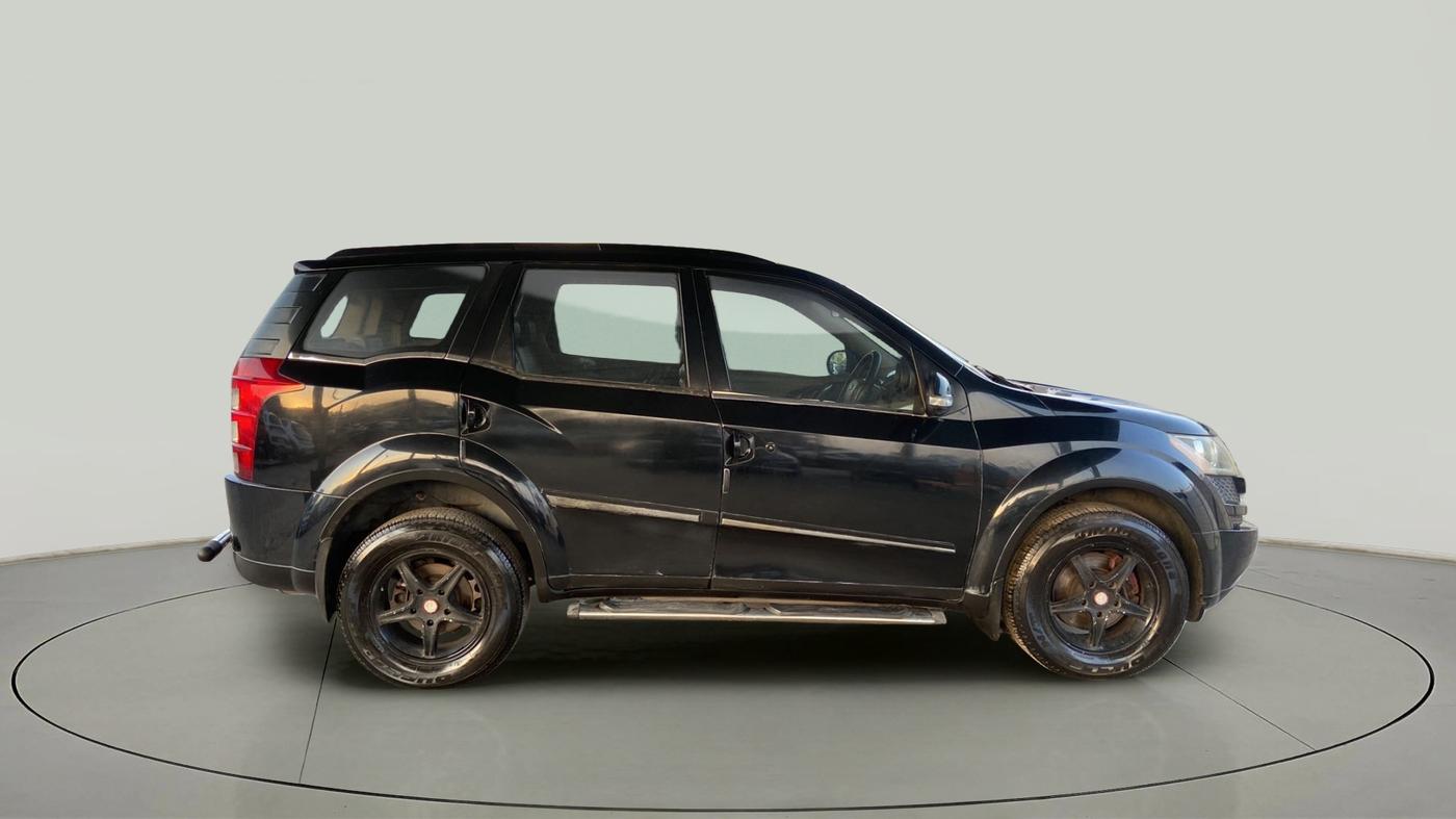 2014 Mahindra XUV500 W6, Diesel, Manual, 1,14,184 km, Right Side View