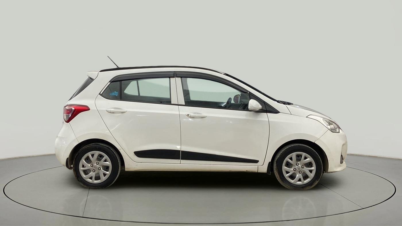 2020 Hyundai Grand i10 SPORTZ 1.2 KAPPA VTVT, Petrol, Manual, 56,384 km, Right Side View
