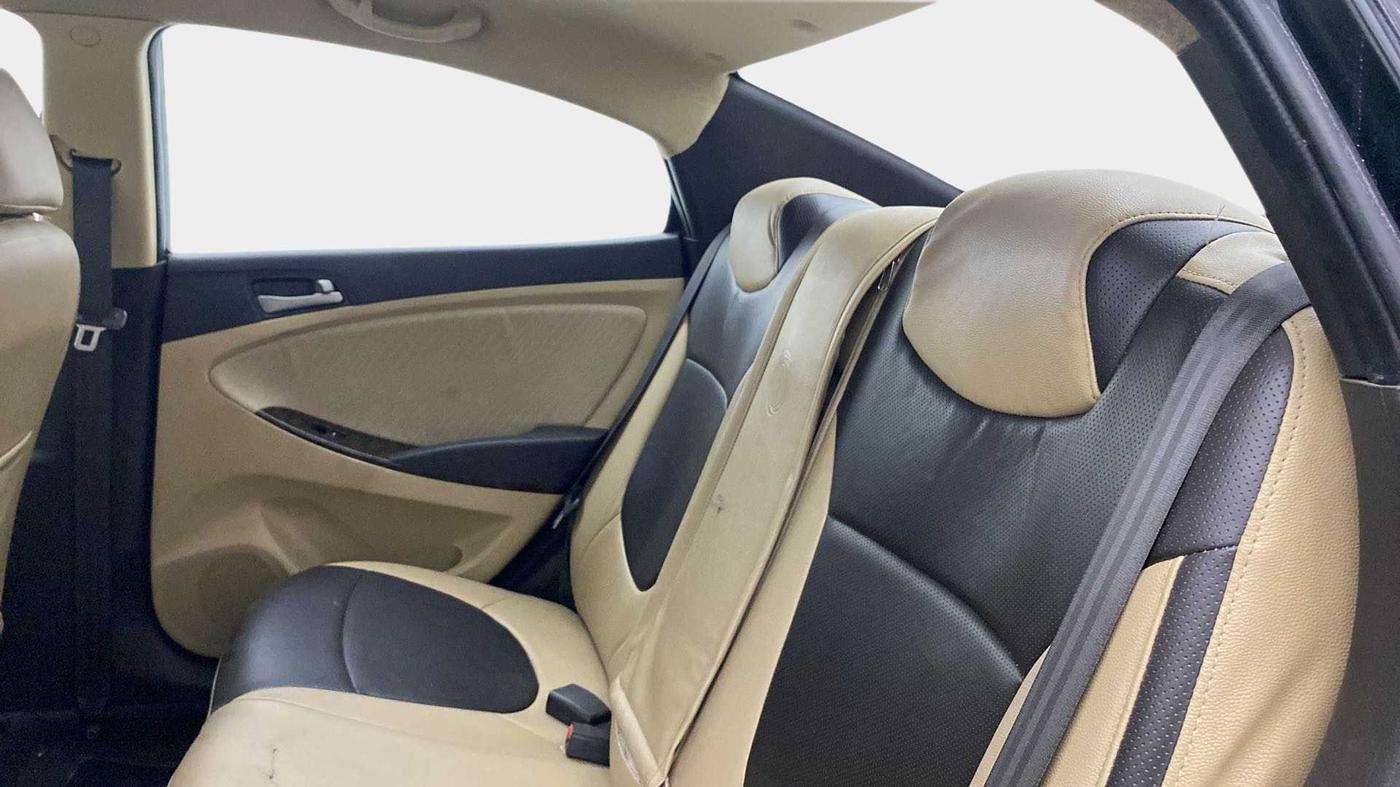 2016 Hyundai Verna 1.6 VTVT S AT, Petrol, Automatic, 68,448 km, Right Side Rear Door Cabin