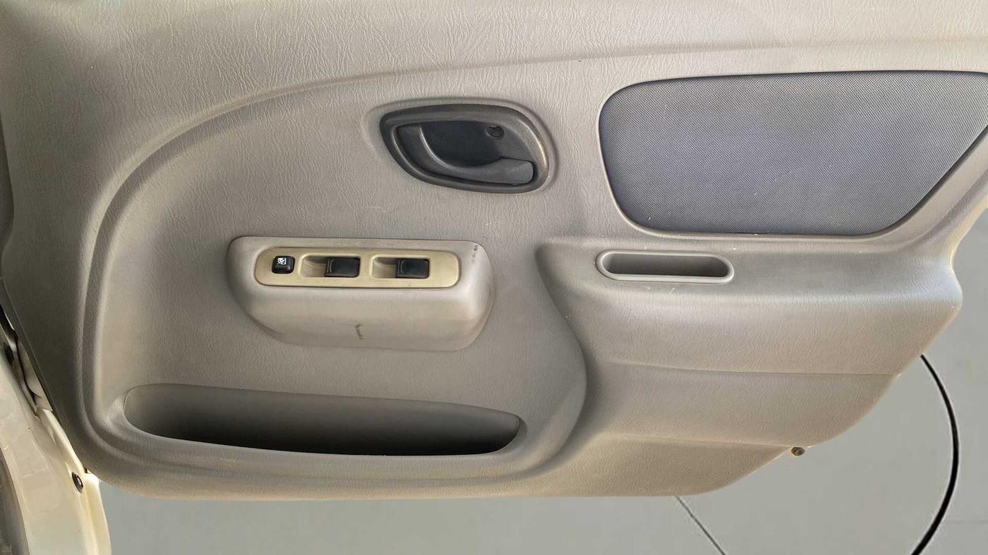 2014 Maruti Alto K10 VXI, Petrol, Manual, 49,148 km, Driver Side Door Panels Control