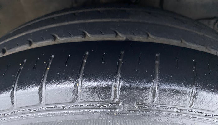 2011 Honda City S MT PETROL, Petrol, Manual, 60,099 km, Right Front Tyre Tread
