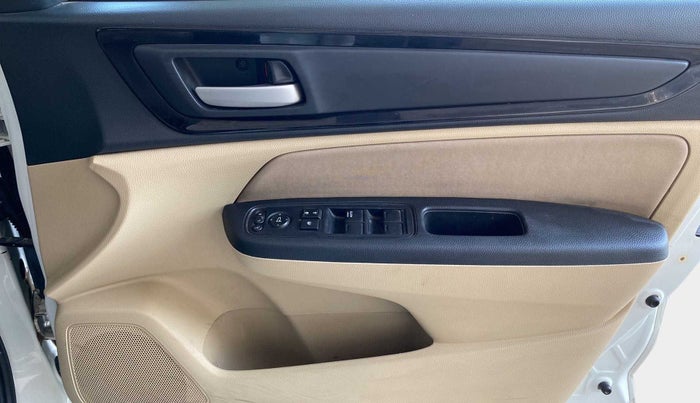 2019 Honda Amaze 1.2L I-VTEC V, CNG, Manual, 48,713 km, Driver Side Door Panels Control