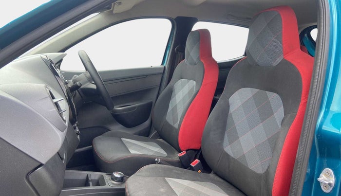 2021 Renault Kwid RXT 1.0 AMT (O), Petrol, Automatic, 8,811 km, Right Side Front Door Cabin