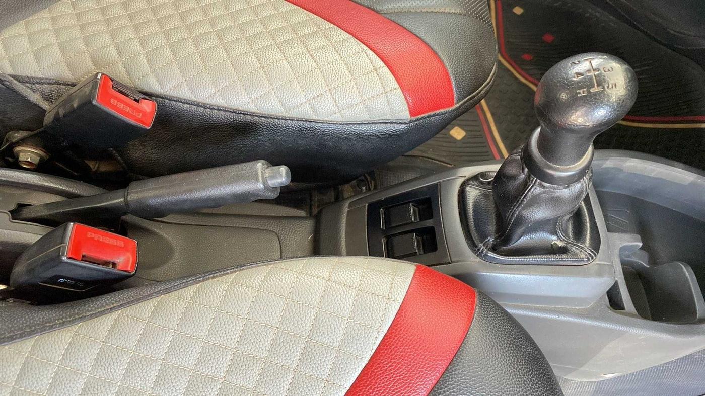 2018 Maruti Alto 800 LXI, Petrol, Manual, 70,646 km, Gear Lever