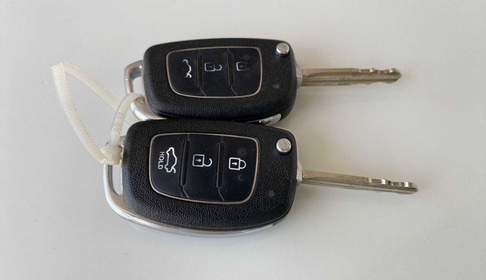 2014 Hyundai Xcent S 1.2, Petrol, Manual, 60,407 km, Key Close Up