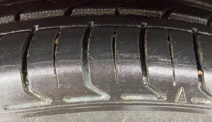 2020 Ford New Figo TITANIUM 1.2 PETROL MT, Petrol, Manual, 36,155 km, Left Front Tyre Tread