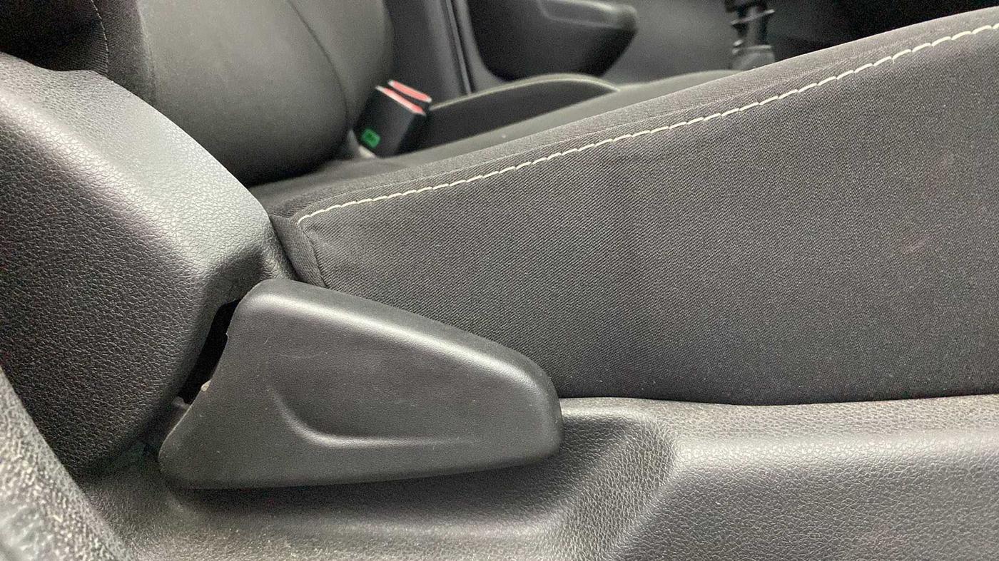 2021 Renault Kwid RXL, Petrol, Manual, 13,117 km, Driver Side Adjustment Panel