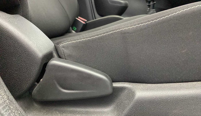 2021 Renault Kwid RXL, Petrol, Manual, 13,117 km, Driver Side Adjustment Panel