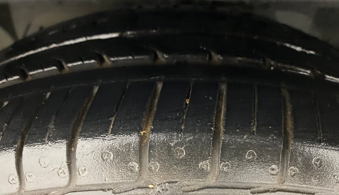 2019 Ford FREESTYLE TITANIUM 1.2 TI-VCT MT, Petrol, Manual, 11,577 km, Left Front Tyre Tread