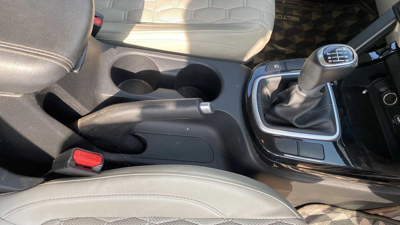 2020 KIA SELTOS HTX 1.5 PETROL, Petrol, Manual, 35,472 km, Gear Lever