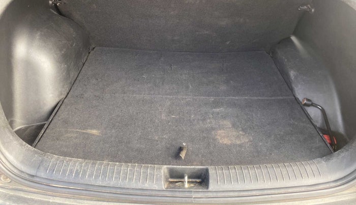 2018 Hyundai Creta SX 1.6 PETROL, Petrol, Manual, 80,817 km, Boot Inside