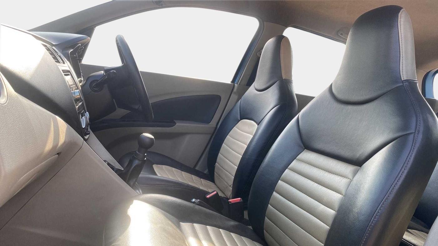 2014 Maruti Celerio VXI, Petrol, Manual, 96,979 km, Right Side Front Door Cabin