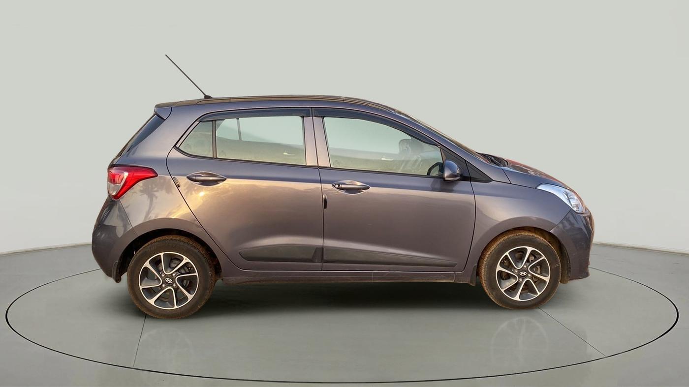 2017 Hyundai Grand i10 SPORTZ (O) AT 1.2 KAPPA VTVT, Petrol, Automatic, 46,125 km, Right Side View