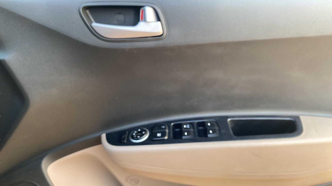 2017 Hyundai Grand i10 SPORTZ (O) AT 1.2 KAPPA VTVT, Petrol, Automatic, 46,125 km, Driver Side Door Panels Control