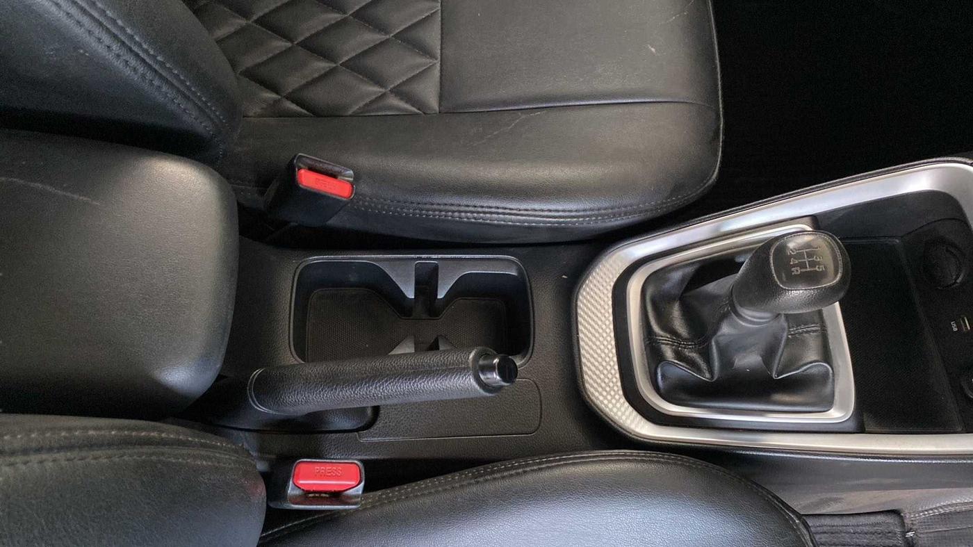 2020 KIA SONET HTK PLUS 1.2, Petrol, Manual, 27,747 km, Gear Lever