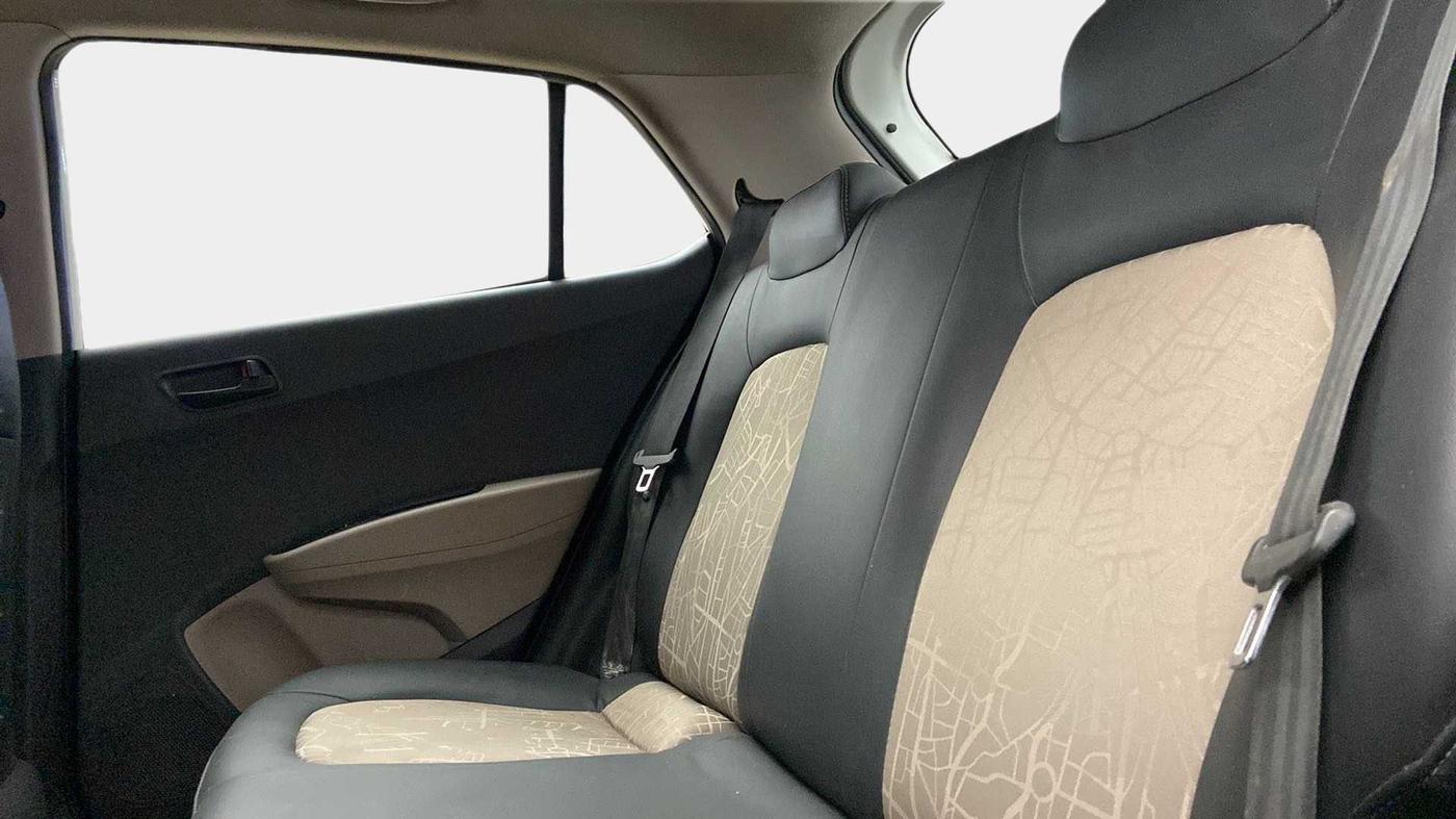 2016 Hyundai Grand i10 MAGNA 1.2 KAPPA VTVT, Petrol, Manual, 35,832 km, Right Side Rear Door Cabin