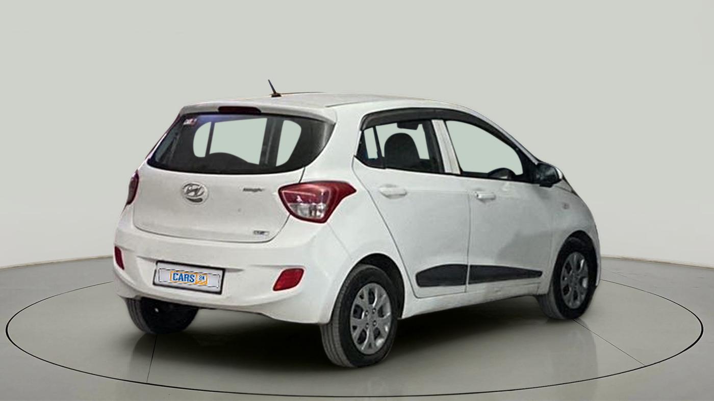 2016 Hyundai Grand i10 MAGNA 1.2 KAPPA VTVT, Petrol, Manual, 35,832 km, Right Back Diagonal