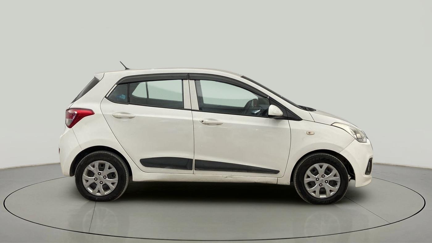2016 Hyundai Grand i10 MAGNA 1.2 KAPPA VTVT, Petrol, Manual, 35,832 km, Right Side View
