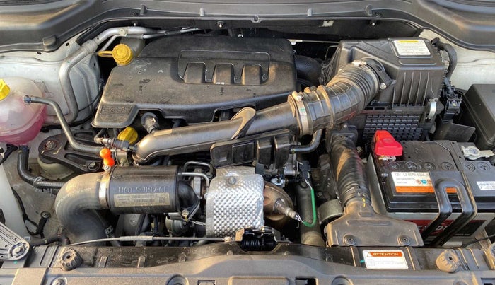 2022 Mahindra XUV300 W6 1.2 PETROL AMT, Petrol, Automatic, 14,205 km, Open Bonet