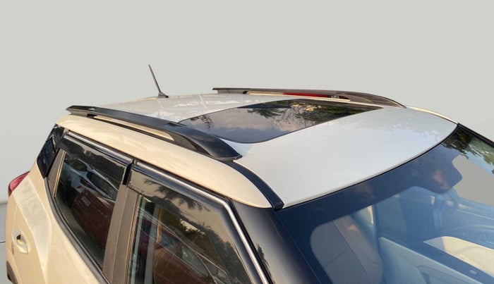 2022 Mahindra XUV300 W6 1.2 PETROL AMT, Petrol, Automatic, 14,205 km, Roof
