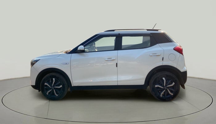 2022 Mahindra XUV300 W6 1.2 PETROL AMT, Petrol, Automatic, 14,205 km, Left Side