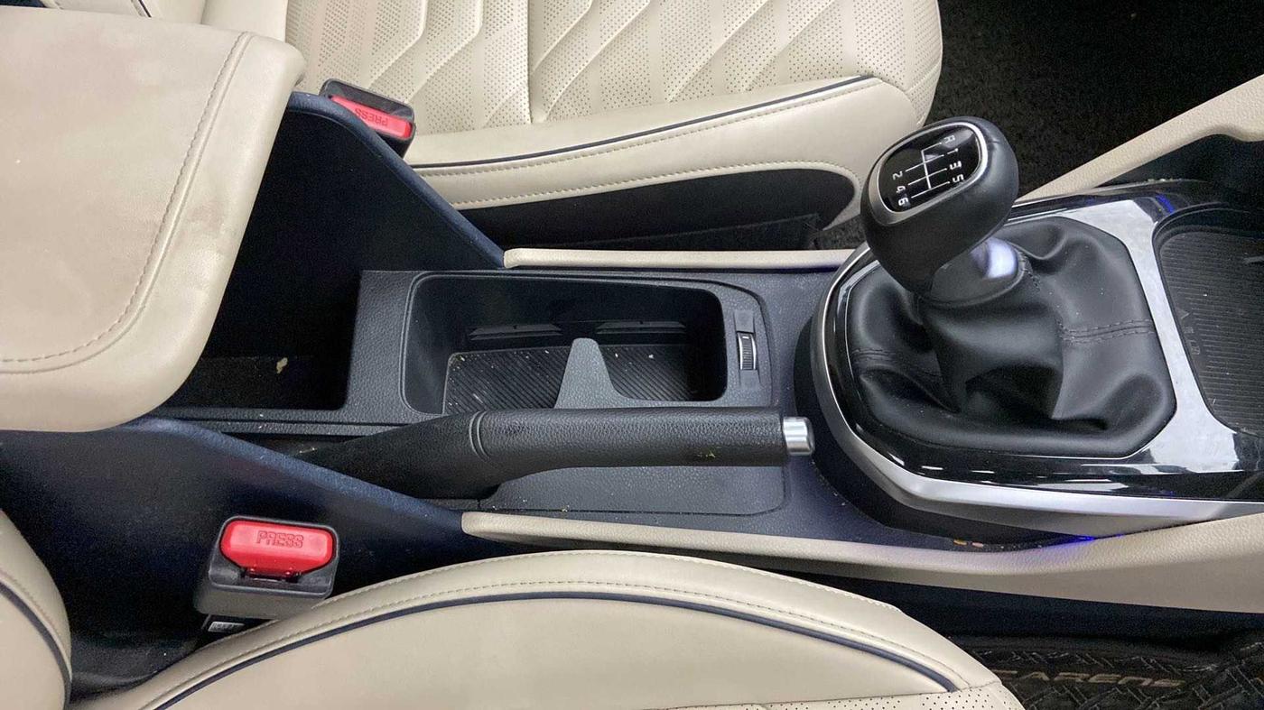 2022 KIA CARENS LUXURY PLUS 1.4 PETROL 6 STR, Petrol, Manual, 24,378 km, Gear Lever