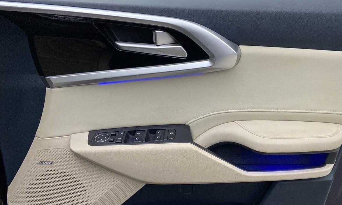 2022 KIA CARENS LUXURY PLUS 1.4 PETROL 6 STR, Petrol, Manual, 24,378 km, Driver Side Door Panels Control