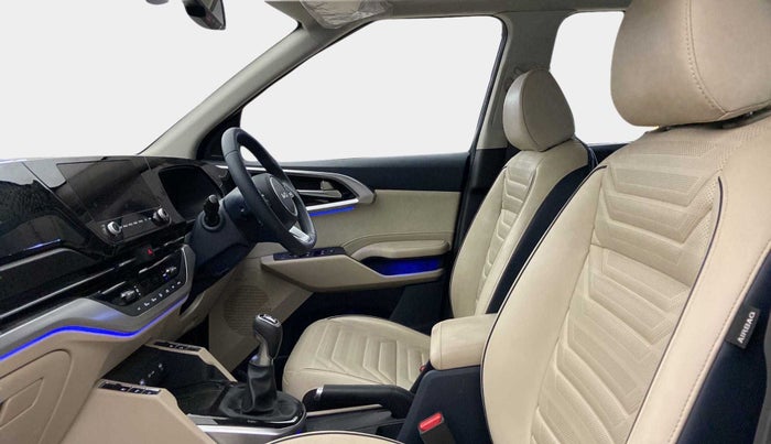 2022 KIA CARENS LUXURY PLUS 1.4 PETROL 6 STR, Petrol, Manual, 24,378 km, Right Side Front Door Cabin