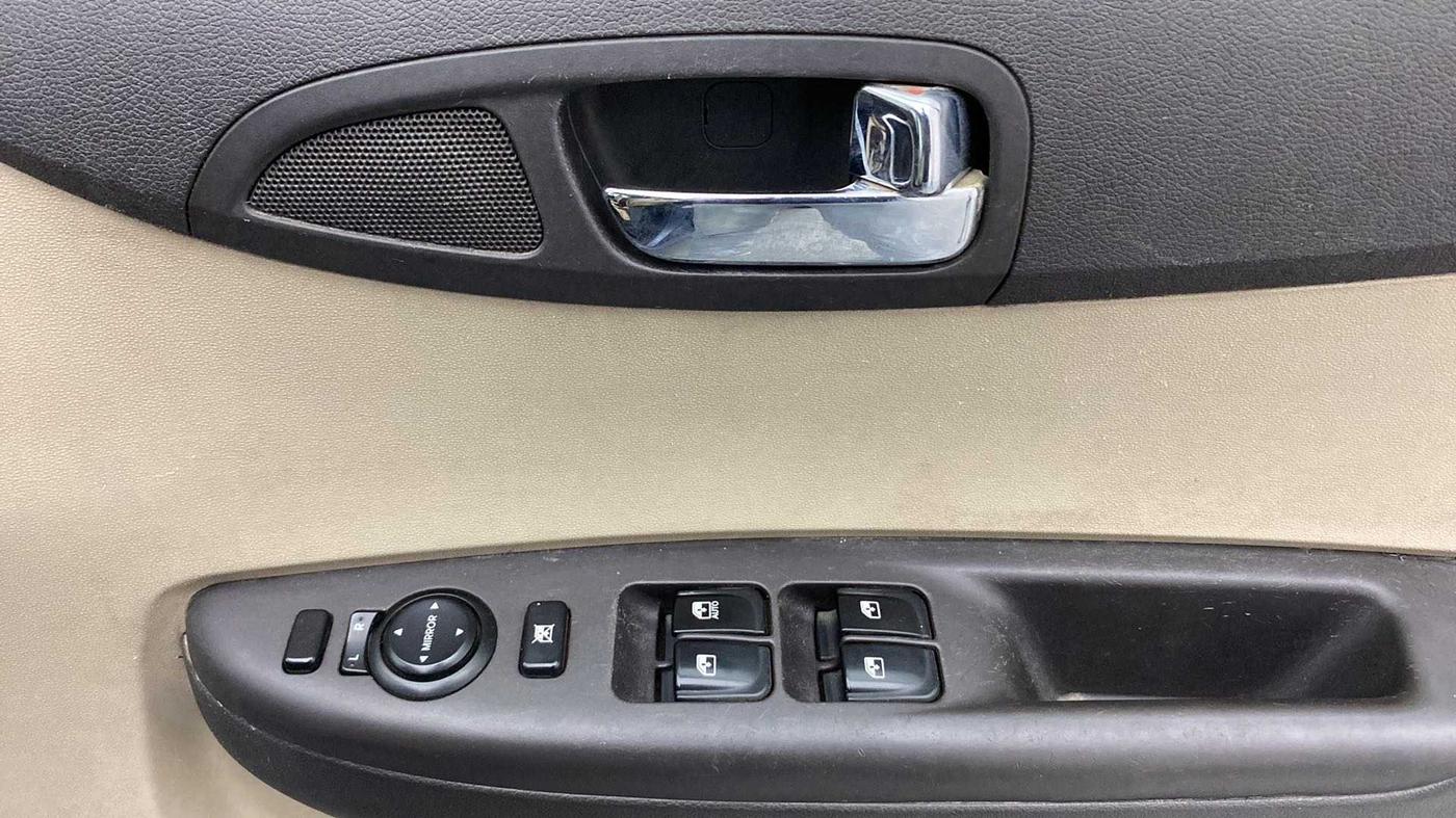 2020 Maruti Baleno ZETA PETROL 1.2, Petrol, Manual, 21,878 km, Driver Side Door Panels Control