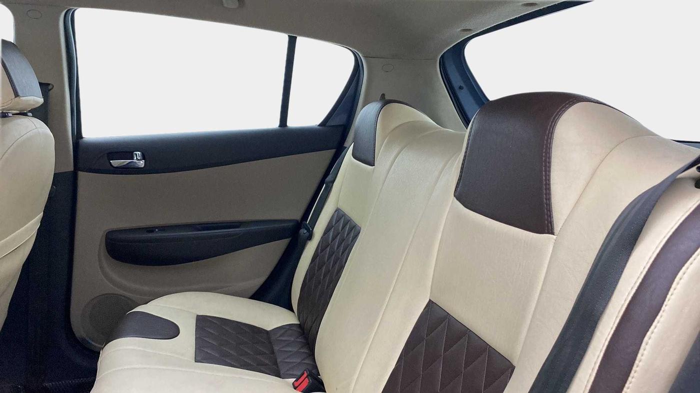 2020 Maruti Baleno ZETA PETROL 1.2, Petrol, Manual, 21,878 km, Right Side Rear Door Cabin