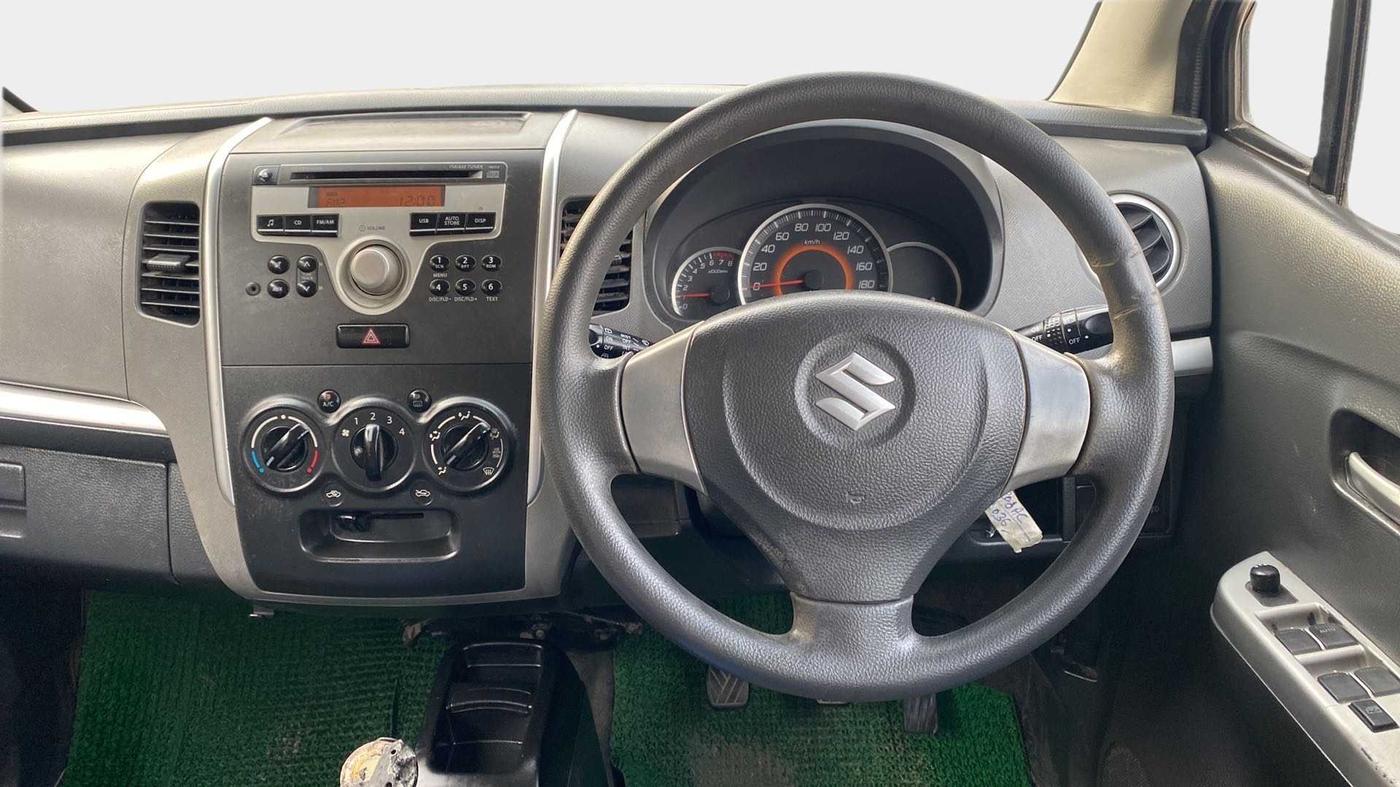 2012 Maruti Wagon R 1.0 VXI, Petrol, Manual, 70,871 km, Steering Wheel Close Up