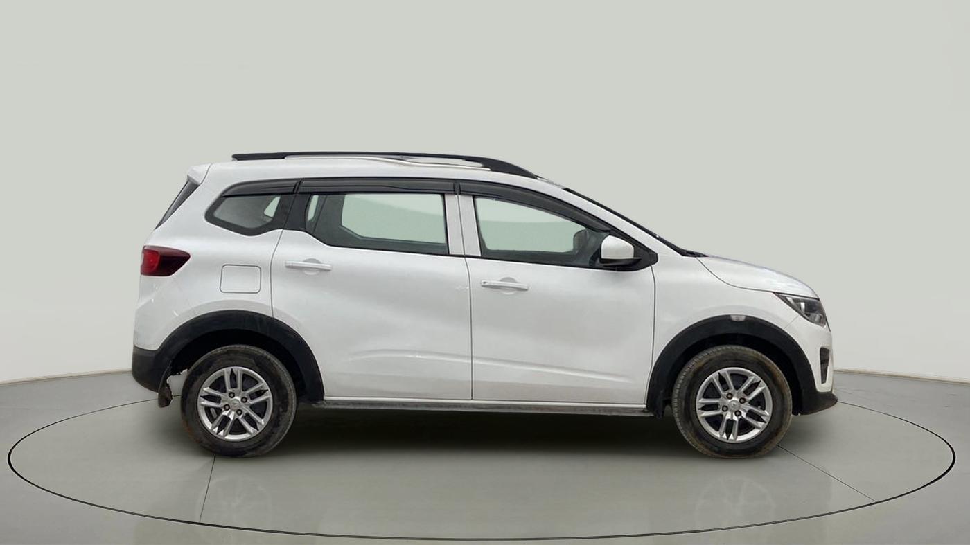 2021 Renault TRIBER RXL MT, Petrol, Manual, 26,568 km, Right Side View