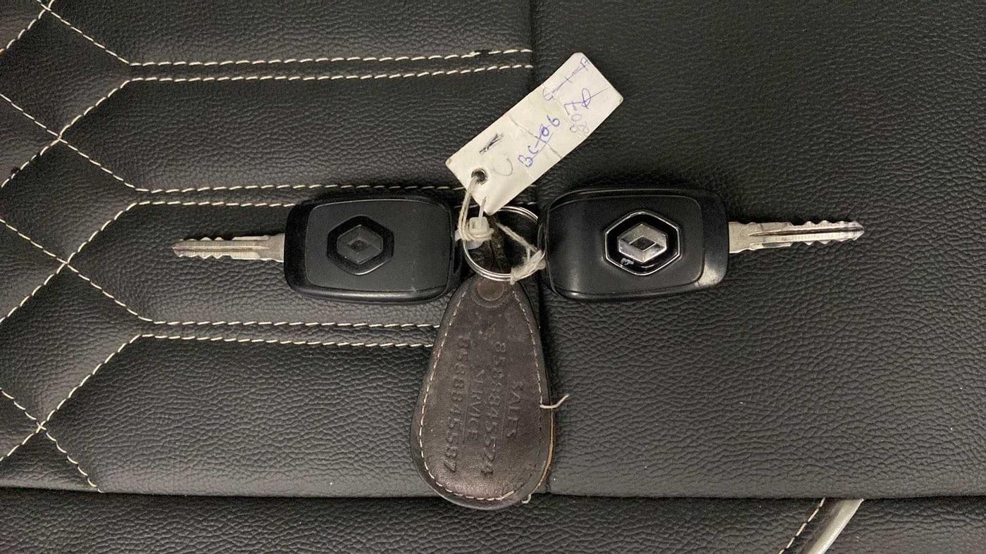 2021 Renault TRIBER RXL MT, Petrol, Manual, 26,568 km, Key Close Up