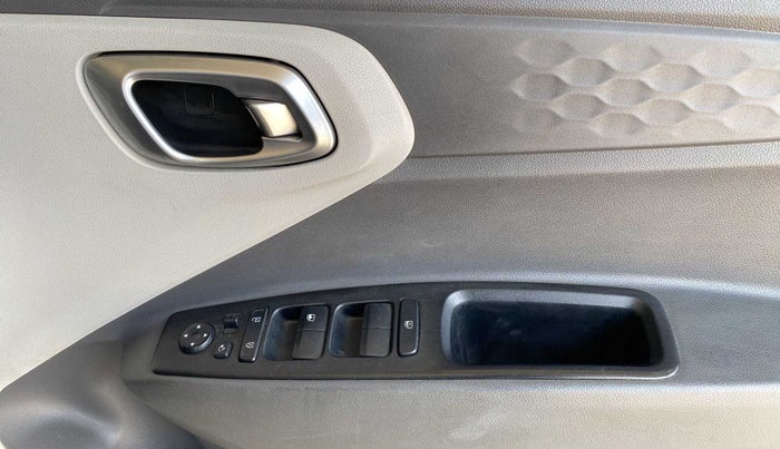 2020 Hyundai GRAND I10 NIOS SPORTZ 1.2 KAPPA VTVT, Petrol, Manual, 70,275 km, Driver Side Door Panels Control